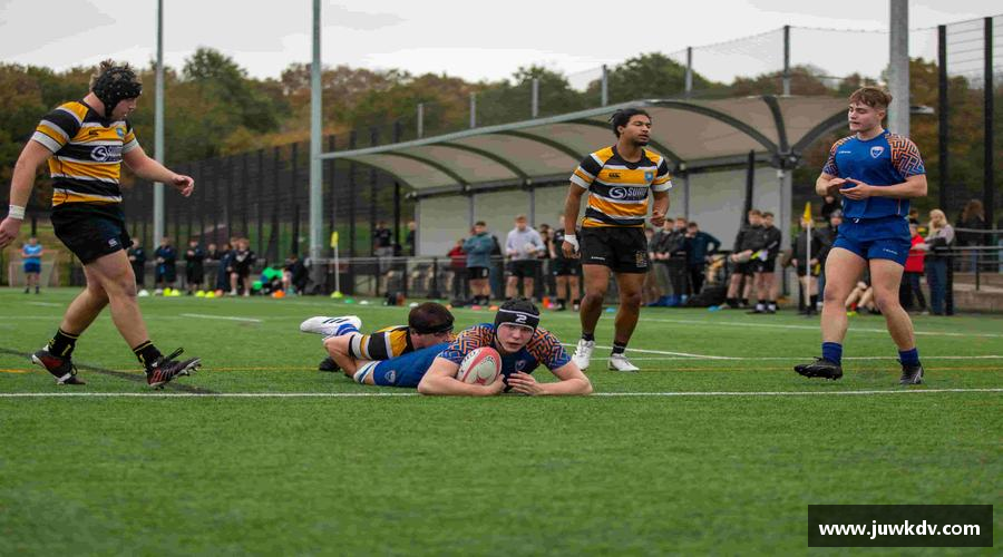 威廉希尔平台汗水诠释荣耀，坚定向前